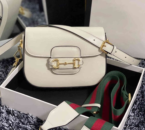 design hand 2021 new mini 1955 saddle with double buckle and one shoulder cross carrying mini old flower postman bag, Red;black
design hand 2021 new mini 1955 saddle with double buckle and one shoulder cross carrying mini old flower postman bag, Red;black