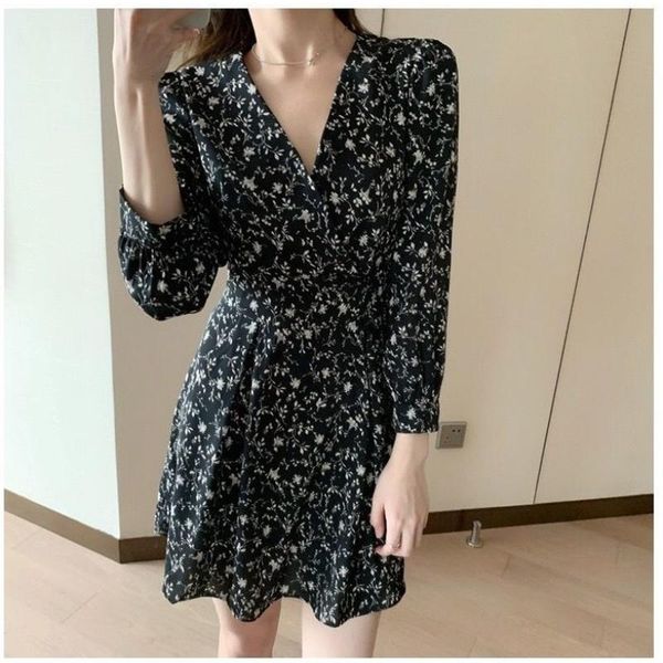 casual dresses 2021 floral print women mini dress spring summer french style v-neck long sleeve black party club kleider damen, Black;gray
casual dresses 2021 floral print women mini dress spring summer french style v-neck long sleeve black party club kleider damen, Black;gray