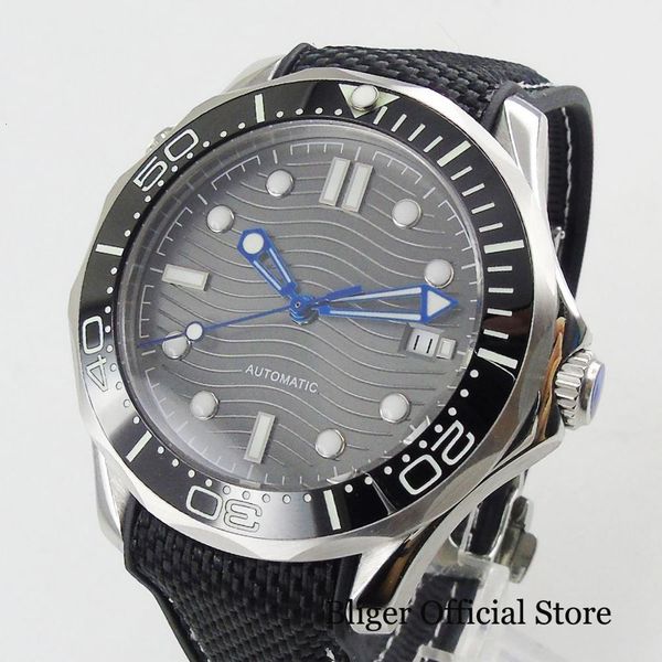 2019 new sterile gentlemen clock sapphire crystal with wave pattern stainless steel round, Slivery;brown
2019 new sterile gentlemen clock sapphire crystal with wave pattern stainless steel round, Slivery;brown