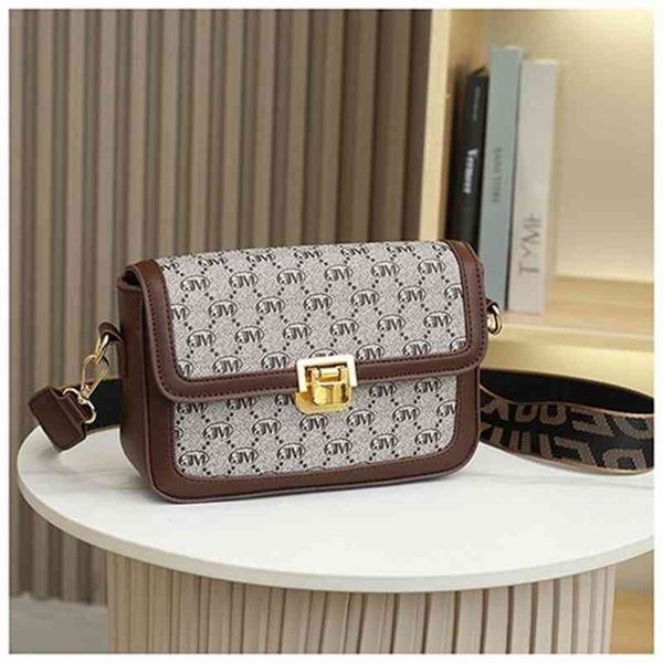 handbags bags bag female 2021 winter color contrast small square korean fashion single shoulder printed wide belt messenger, Black;red
handbags bags bag female 2021 winter color contrast small square korean fashion single shoulder printed wide belt messenger, Black;red