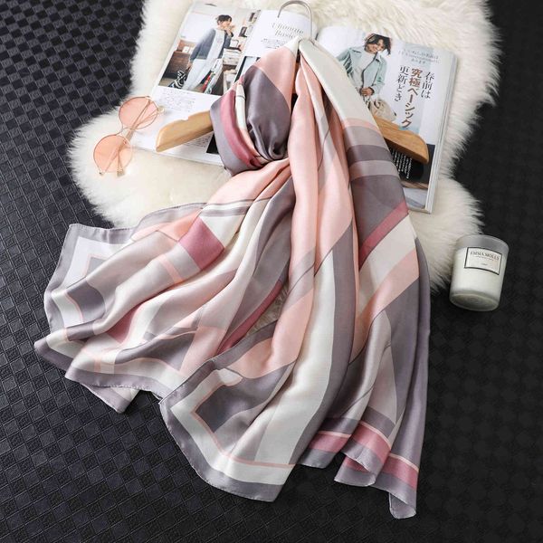 silk women's spring and summer new simulation color grid printed super large scarf korean student shawl, Blue;gray
silk women's spring and summer new simulation color grid printed super large scarf korean student shawl, Blue;gray