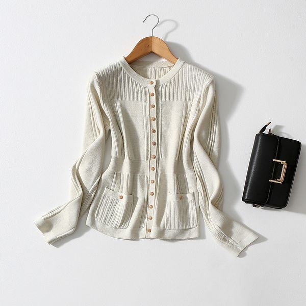 2021 autumn winter long sleeve round neck dark blue / ivory solid color glitter knitted pockets single-breasted cardigan sweater fashion swe, White;black
2021 autumn winter long sleeve round neck dark blue / ivory solid color glitter knitted pockets single-breasted cardigan sweater fashion swe, White;black