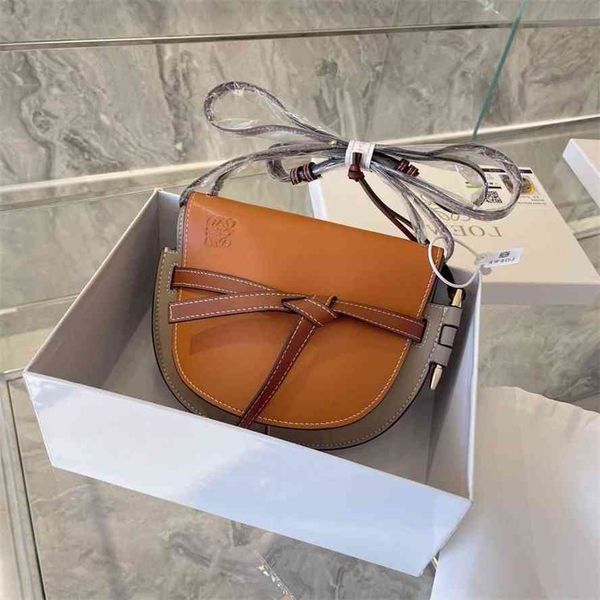 handbagluojia 2020 gatebag retro saddle bag messenger small sweet potato grass plantinggg bag
handbagluojia 2020 gatebag retro saddle bag messenger small sweet potato grass plantinggg bag