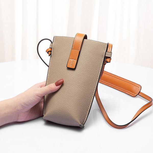 designer bags leather women s trend new 2021 messenger contrast color mobile phone one shoulder mini bag luxury
designer bags leather women s trend new 2021 messenger contrast color mobile phone one shoulder mini bag luxury