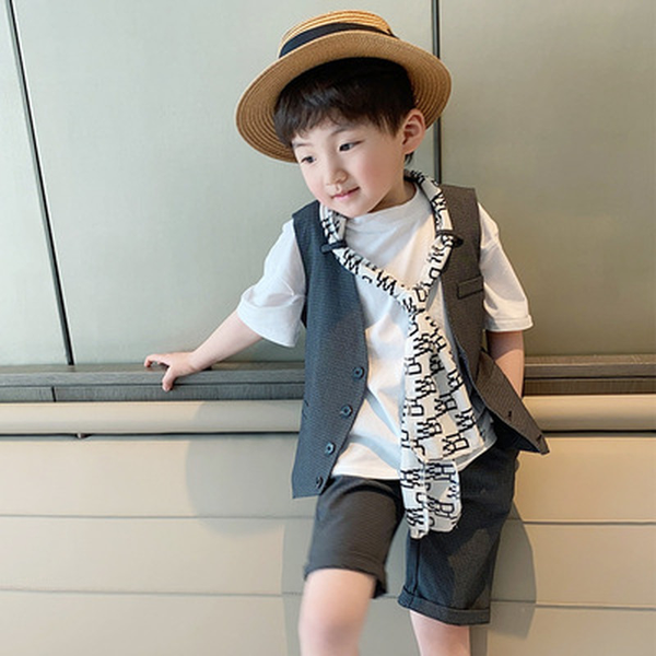 childrens vest shorts suit boys 2022 summer new fashion casual flower girl dress two-piece catwalk costume, White
childrens vest shorts suit boys 2022 summer new fashion casual flower girl dress two-piece catwalk costume, White