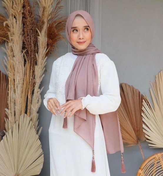 scarves designer bubble chiffon solider color scarf long soft wrap shawl femme bufandas beaded pearls hijabs tassel, Blue;gray
scarves designer bubble chiffon solider color scarf long soft wrap shawl femme bufandas beaded pearls hijabs tassel, Blue;gray