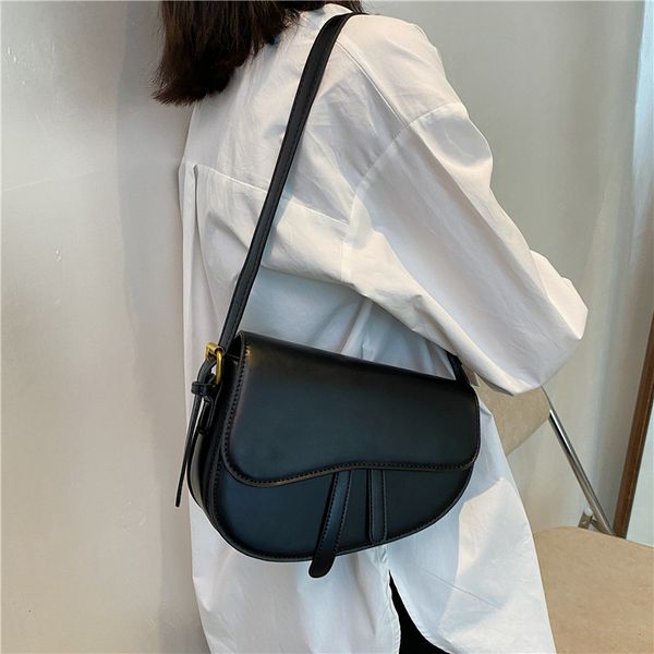 design purse saddle bag women's messenger new this year's popular single shoulder fashion texture
design purse saddle bag women's messenger new this year's popular single shoulder fashion texture