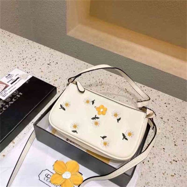 leather mahjong armpit hand french stick women's 2021 new fashion versatile single shoulder messenger bag
leather mahjong armpit hand french stick women's 2021 new fashion versatile single shoulder messenger bag