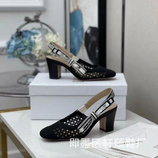 sandals slippers new round cut-out sandals in spring and summer of 2021 zly, Black
sandals slippers new round cut-out sandals in spring and summer of 2021 zly, Black