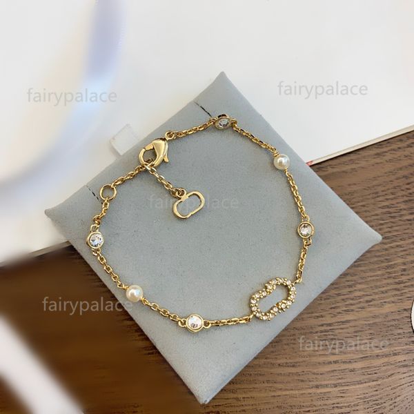 Charm chain bracelet exquisite jewelry designers women fashion style bracelets lovers birthday engagement wedding gift hight quality Accessories, Black
Charm chain bracelet exquisite jewelry designers women fashion style bracelets lovers birthday engagement wedding gift hight quality Accessories, Black