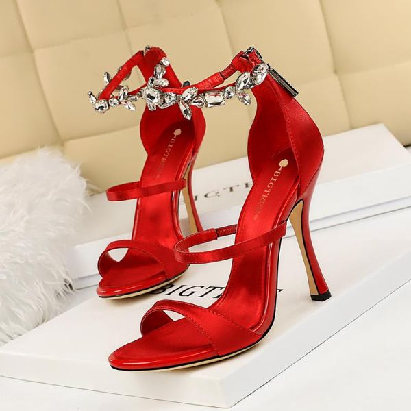 summer fashion banquet high heels wine glass with heel satin metal rhinestone word sandals female, Black
summer fashion banquet high heels wine glass with heel satin metal rhinestone word sandals female, Black