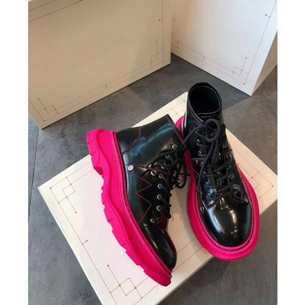 boots 2021 designer motorcycle leather women's sheepskin red sole round toe calfskin, Black
boots 2021 designer motorcycle leather women's sheepskin red sole round toe calfskin, Black