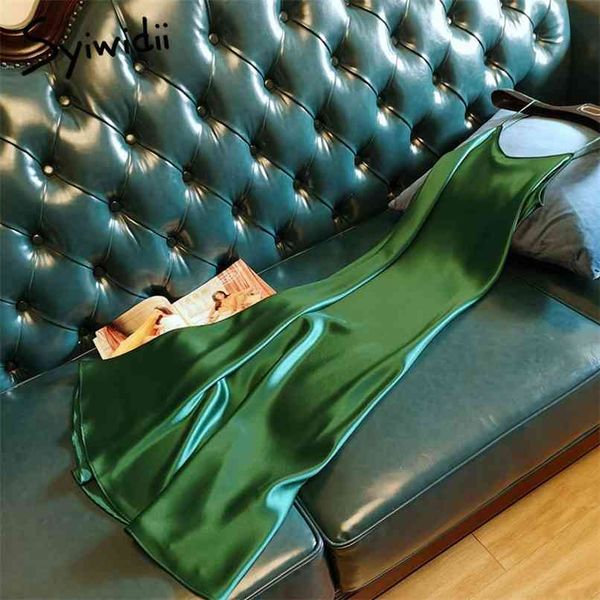 plus size satin dress women green spaghetti strap sleeveless straight white v-neck summer party 210607, Black;gray
plus size satin dress women green spaghetti strap sleeveless straight white v-neck summer party 210607, Black;gray
