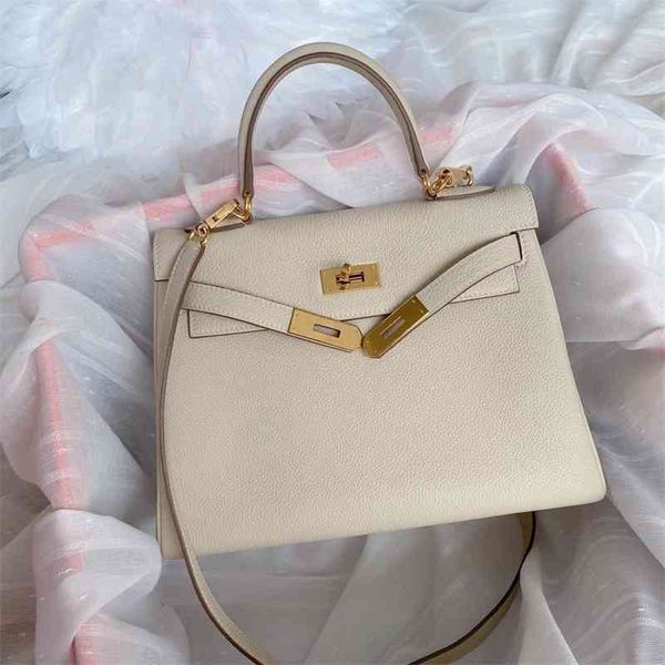 women luxurys designers bags 2021 lychee pattern trend belt decoration interior sewing versatile designer handbag handbags totes crossbody b
women luxurys designers bags 2021 lychee pattern trend belt decoration interior sewing versatile designer handbag handbags totes crossbody b