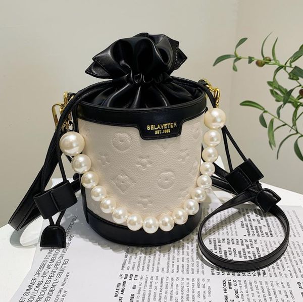 evening bags autumn leisure small fresh bag women 2021 trendy fashion ladies messenger high-quality texture pearl portable bucket
evening bags autumn leisure small fresh bag women 2021 trendy fashion ladies messenger high-quality texture pearl portable bucket