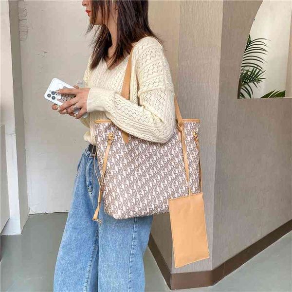 classic and winter large capacity new fashion portable fashion shoulder bag armpit tote women's bag handbags
classic and winter large capacity new fashion portable fashion shoulder bag armpit tote women's bag handbags