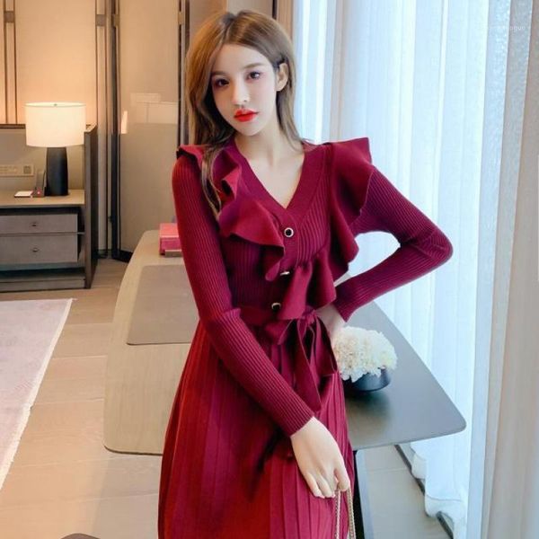 casual dresses temperament ruffles v neck knitted for women autumn winter elegant long sleeve lace up red sweater pleated dress, Black;gray
casual dresses temperament ruffles v neck knitted for women autumn winter elegant long sleeve lace up red sweater pleated dress, Black;gray