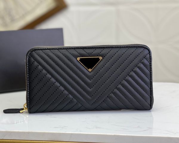 luxury designers classic wallets credit card holder fashion mens clutch triangle letters vintage purse with original box dust bag 1ml506a, Red;black
luxury designers classic wallets credit card holder fashion mens clutch triangle letters vintage purse with original box dust bag 1ml506a, Red;black