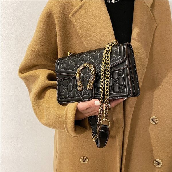 genuine leather with shoulder strap purse metal pendant shoulder bags women crossbody bag cowhide handbag 2021
genuine leather with shoulder strap purse metal pendant shoulder bags women crossbody bag cowhide handbag 2021