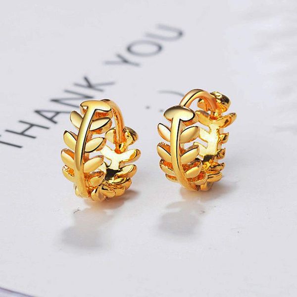 hoop & huggie cute girls' simple earrings tiny leaf-shape huggies lovely minimal hoops gold/white small ear piercing jewelry for women, Golden;silver
hoop & huggie cute girls' simple earrings tiny leaf-shape huggies lovely minimal hoops gold/white small ear piercing jewelry for women, Golden;silver