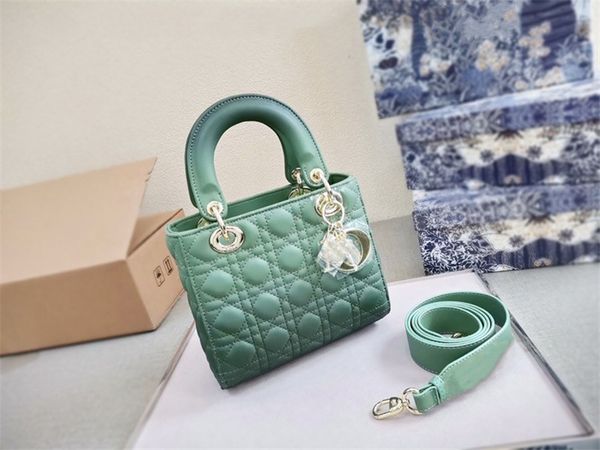 women chain handbag designer bags crossbody purses handbags fashion style evening shoulder bag 20-16cm
women chain handbag designer bags crossbody purses handbags fashion style evening shoulder bag 20-16cm