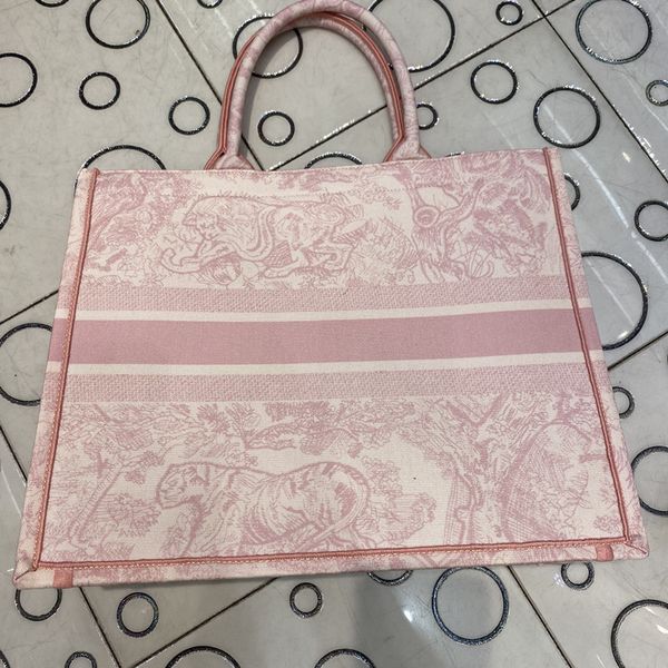 oblique pattern cross body handbag classic color book fashion bags luxury designer womens handbags embroidery large silk screen canvas shopp
oblique pattern cross body handbag classic color book fashion bags luxury designer womens handbags embroidery large silk screen canvas shopp