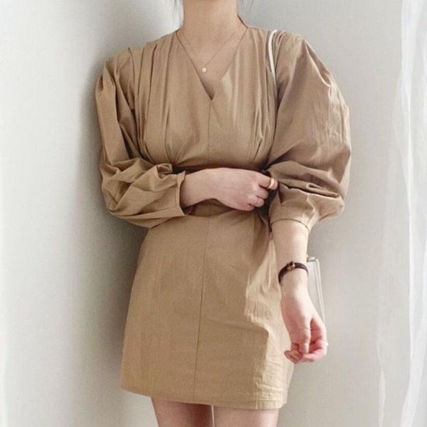casual dresses korea chic early autumn french design v-neck puff sleeve waist thin short dress female, Black;gray
casual dresses korea chic early autumn french design v-neck puff sleeve waist thin short dress female, Black;gray