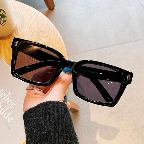 small frame simple rivet sunglasses women vintage luxury anti-ultraviolet fashion classic boys sun glasses uv400, White;black
small frame simple rivet sunglasses women vintage luxury anti-ultraviolet fashion classic boys sun glasses uv400, White;black