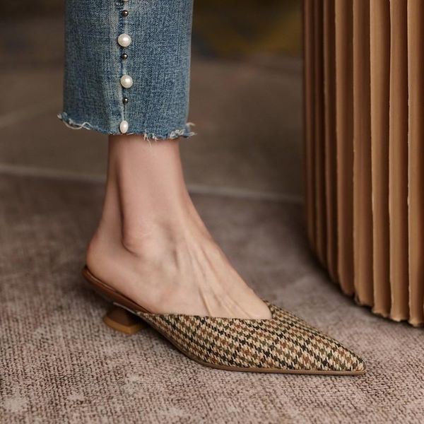 british style shoes women plaid fabric mules low heels spring summer 2021 pointed toe female retro slippers sandals size 33, Black
british style shoes women plaid fabric mules low heels spring summer 2021 pointed toe female retro slippers sandals size 33, Black