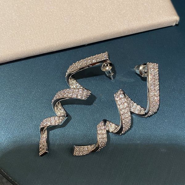 new ins diamond zirconia stylish long spiral woman earrings fashion luxury designer geometric stud earrings for girls gifts s925 silver post, Golden;silver
new ins diamond zirconia stylish long spiral woman earrings fashion luxury designer geometric stud earrings for girls gifts s925 silver post, Golden;silver
