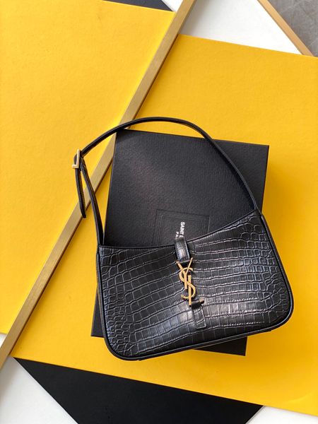 2021 new cleo underarm bag shoulder bags handbags crossbody bag heart-shaped decoration tarpaulin genuine leather bags wholesale
2021 new cleo underarm bag shoulder bags handbags crossbody bag heart-shaped decoration tarpaulin genuine leather bags wholesale