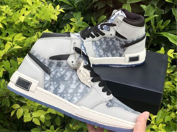 limited edition jumpman 1 1s mens basketball shoes gray white joint name fashion trainers luxurys designer sneakers full size 40--45 with bo
limited edition jumpman 1 1s mens basketball shoes gray white joint name fashion trainers luxurys designer sneakers full size 40--45 with bo