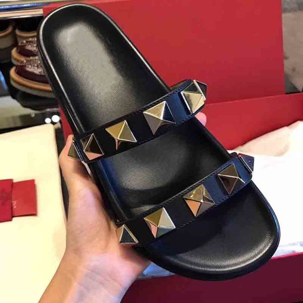black studded women's shoes casual beach outdoor flip-flops fashion flat sandals and slippers
black studded women's shoes casual beach outdoor flip-flops fashion flat sandals and slippers