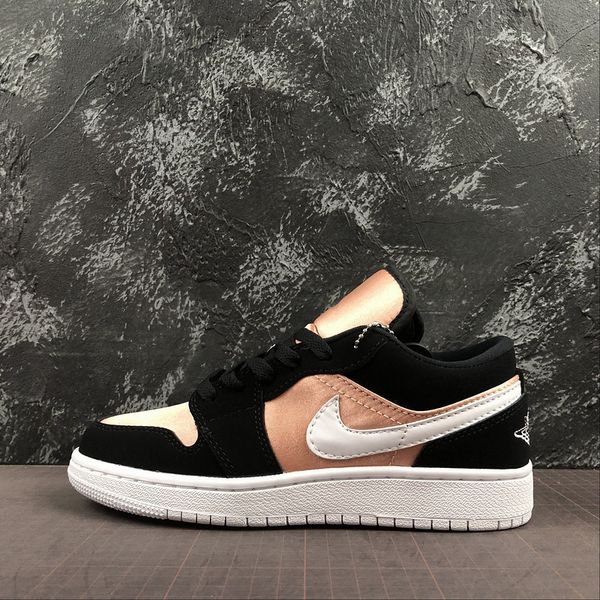 1s 2021 basketball shoes 1 low jumpman men womens shattered backboard triple white breathable outdoor sports sneakers trainers size 36-45
1s 2021 basketball shoes 1 low jumpman men womens shattered backboard triple white breathable outdoor sports sneakers trainers size 36-45