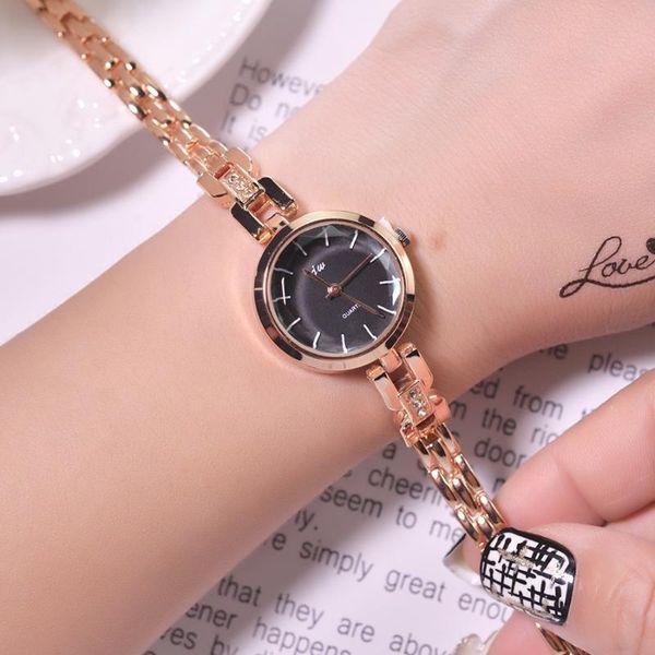 wristwatches goldene armband frauen uhren luxus mode edelstahl damen quarz armbanduhren 2021 einfache frau uhr geschenke, Slivery;brown
wristwatches goldene armband frauen uhren luxus mode edelstahl damen quarz armbanduhren 2021 einfache frau uhr geschenke, Slivery;brown