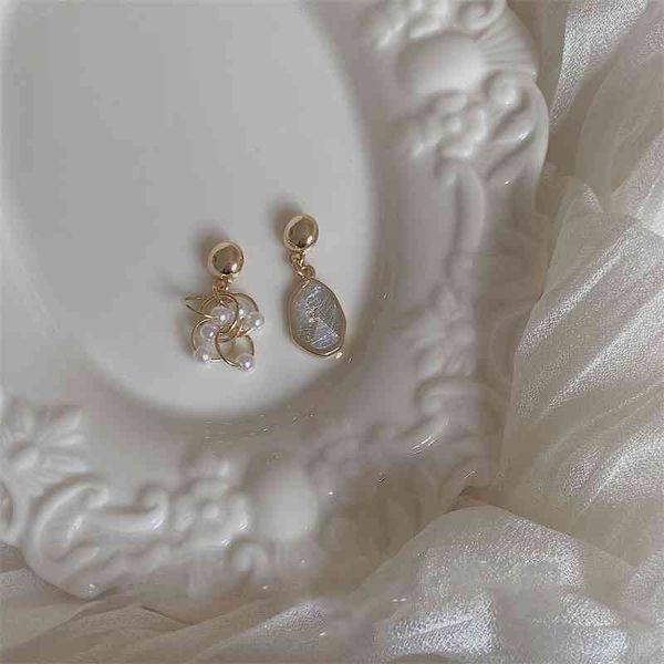 "grey dream catkins" minority asymmetric grey pl 925 tremella ring advanced sense no hole ear clip, Black
"grey dream catkins" minority asymmetric grey pl 925 tremella ring advanced sense no hole ear clip, Black