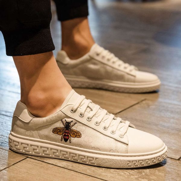 casual shoes spring and summer new men's small white shoes korean fashion board bee casual plush cotton, Black
casual shoes spring and summer new men's small white shoes korean fashion board bee casual plush cotton, Black
