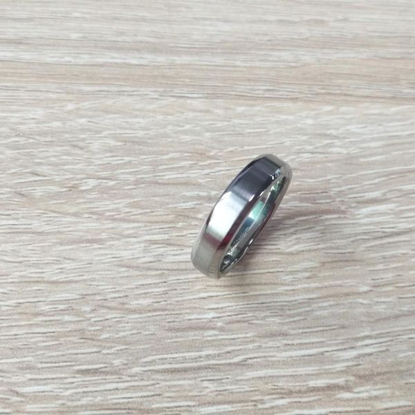 wedding rings 5mm matte faceted polished edges health pure titanium for women men engagement gift jewelry, Slivery;golden
wedding rings 5mm matte faceted polished edges health pure titanium for women men engagement gift jewelry, Slivery;golden