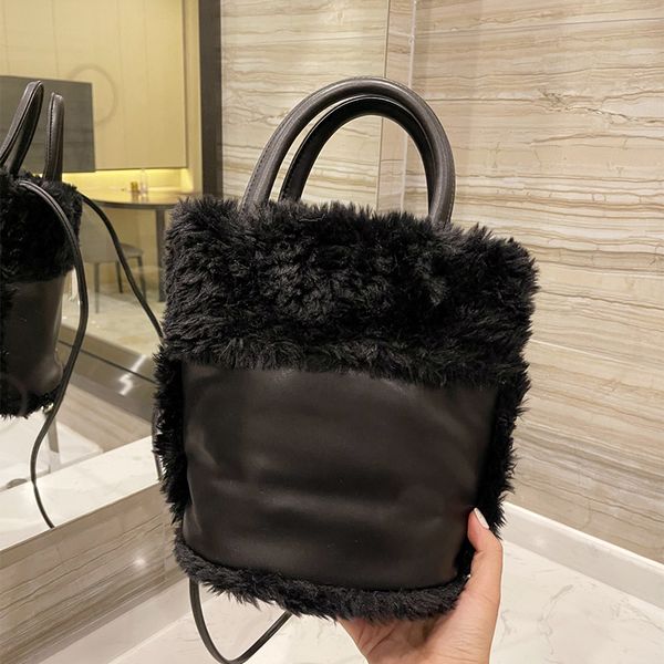 designer handbag shoulder bags totes luxury handbags different colors fashion brand various styles high-quality wholesale with original box
designer handbag shoulder bags totes luxury handbags different colors fashion brand various styles high-quality wholesale with original box
