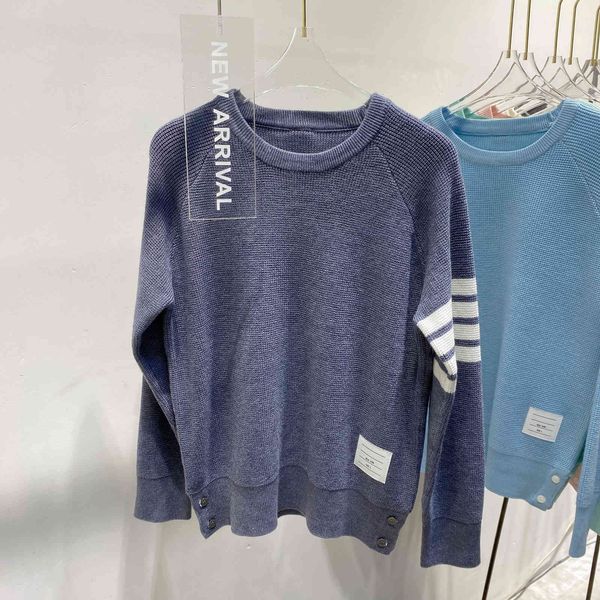 new korean style loose casual knitted wool round neck sweater in autumn and winter 2020, White;black
new korean style loose casual knitted wool round neck sweater in autumn and winter 2020, White;black