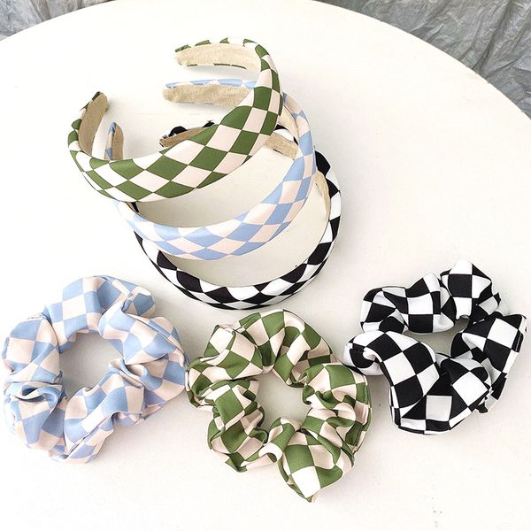 2021 summer new multicolor checkerboard plaid broad-brimmed headband large intestine hairband scrunch hair accessories for women, Silver
2021 summer new multicolor checkerboard plaid broad-brimmed headband large intestine hairband scrunch hair accessories for women, Silver