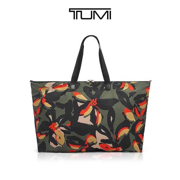 tumi / tuming voyageur series personalized abstract printing lightweight women's handbag 0196384lab-2
tumi / tuming voyageur series personalized abstract printing lightweight women's handbag 0196384lab-2