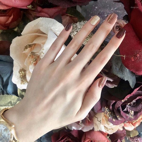 24pcs artificial nails with glue removable wear finished product manicure patch fake nail tips full cover acrylic1, Red;gold
24pcs artificial nails with glue removable wear finished product manicure patch fake nail tips full cover acrylic1, Red;gold
