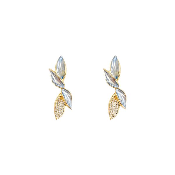 luxury leaves shape women stud earrings s925 silver pins rhinestone plate earring, Golden;silver
luxury leaves shape women stud earrings s925 silver pins rhinestone plate earring, Golden;silver