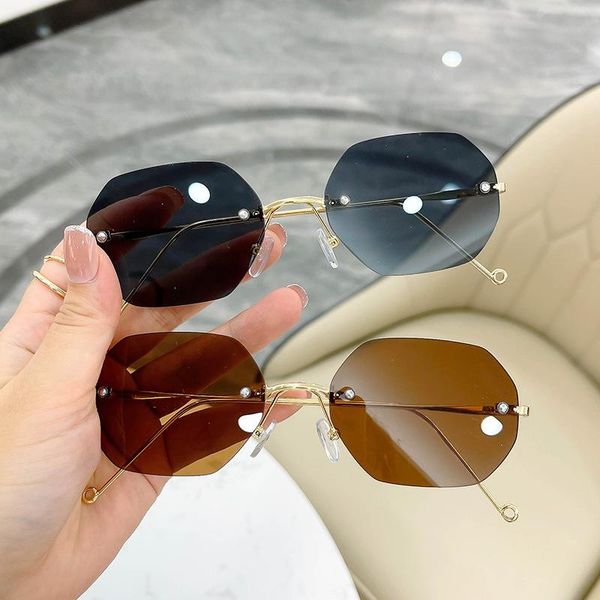 sunglasses women brand rimless luxury cat eye sun glasses ladies clear gradient sunglass 2021 diamond cutting lens, White;black
sunglasses women brand rimless luxury cat eye sun glasses ladies clear gradient sunglass 2021 diamond cutting lens, White;black