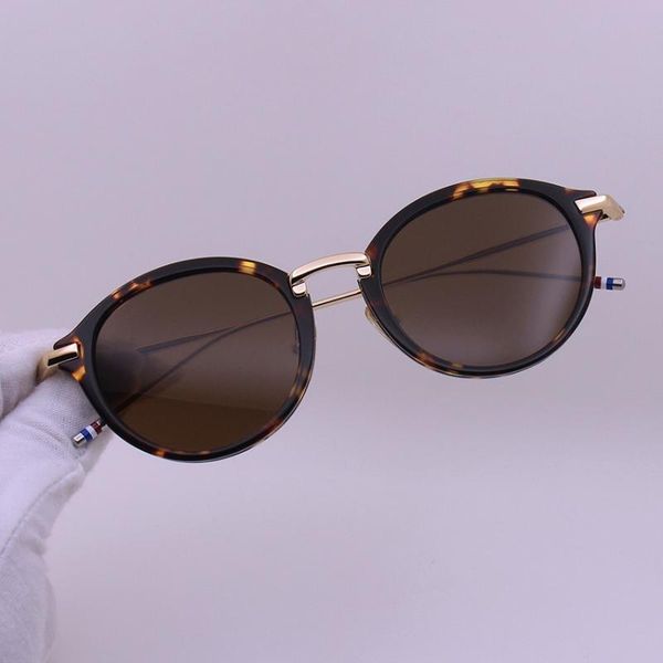 sunglasses 2021 thom brand design classic round titanium alloy uv protection tb011 men's women's sun glasses with original box, White;black
sunglasses 2021 thom brand design classic round titanium alloy uv protection tb011 men's women's sun glasses with original box, White;black