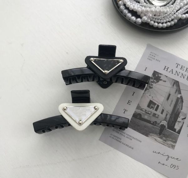 european and american fashion girl letter clamps triangle simple acrylic shark headgear fast delivery, Slivery;golden
european and american fashion girl letter clamps triangle simple acrylic shark headgear fast delivery, Slivery;golden