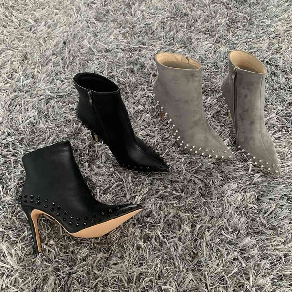 dress shoes flat-beaked boots with rivets, women's shoes winter ten inches/eight centimeters in high heels, thin beak, half female, aut, Black
dress shoes flat-beaked boots with rivets, women's shoes winter ten inches/eight centimeters in high heels, thin beak, half female, aut, Black