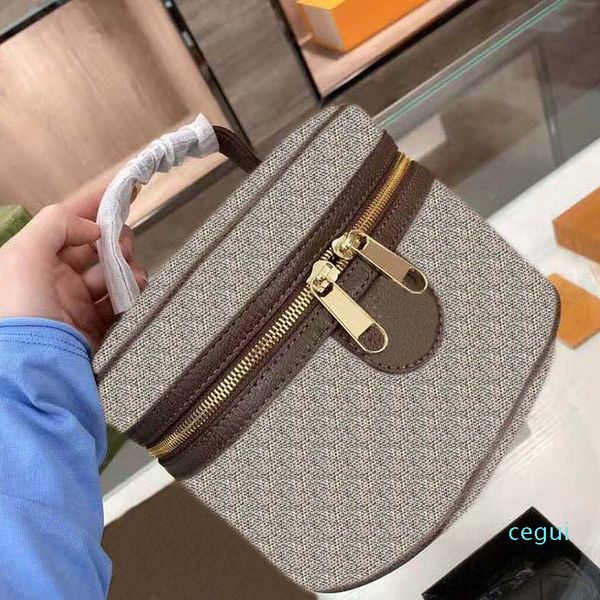 alphabet pattern classic women's makeup bag large capacity pu leather handbag with box dust bags
alphabet pattern classic women's makeup bag large capacity pu leather handbag with box dust bags