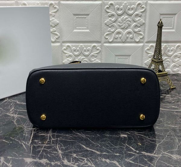 prad bag original quality designer milano large classic saffiano retro tote bag fashion messenger handbags in genuine leather women man unfo
prad bag original quality designer milano large classic saffiano retro tote bag fashion messenger handbags in genuine leather women man unfo